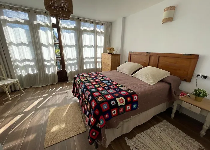 Casa de piedra reformada, playa Poo, Llanes